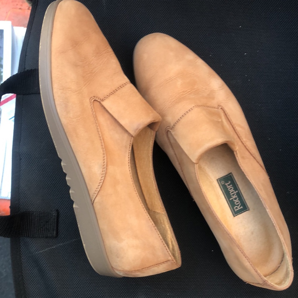 ROCKPORT SUEDE LOAFER SIZE 7.5